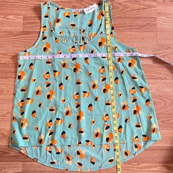 GREEN FLORAL SLEEVELESS TOP SIZE L/G - Picture 2 of 5